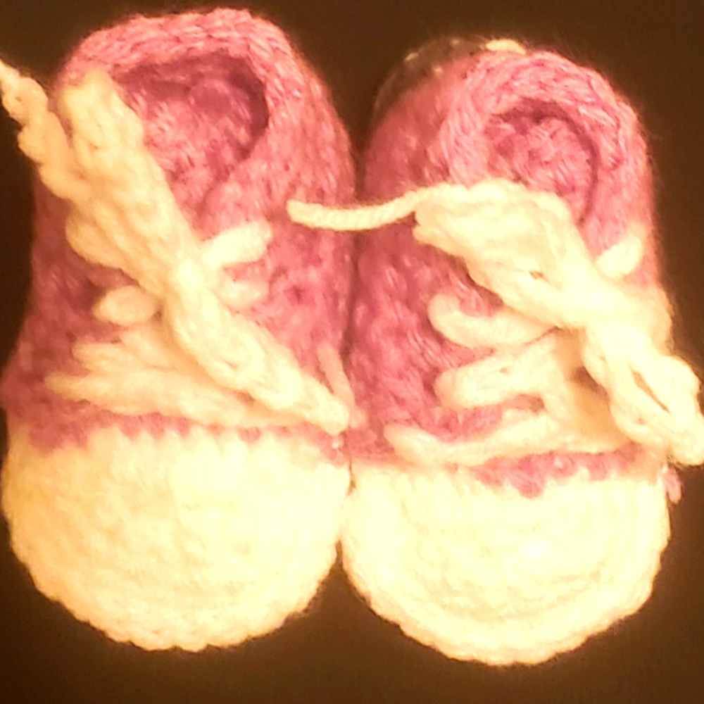 Converse Crochet Baby booties sz.0-3 months